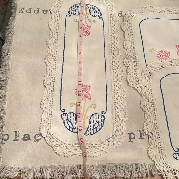 Vintage Linen, Set of 3/ Embroidered/ Handmade - Picture 7 of 8